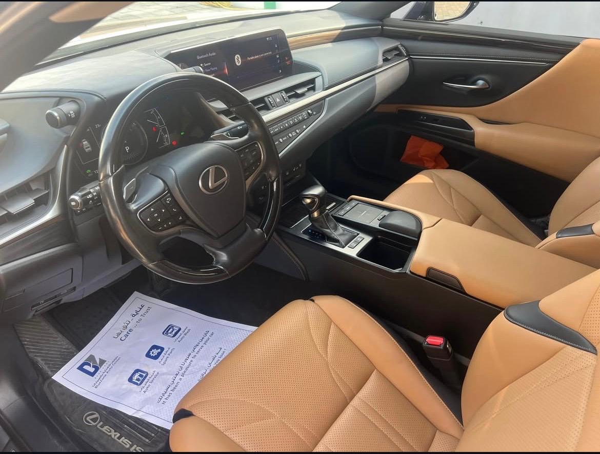 المعتمد لسيارات\ES300 هایبرد لكزس