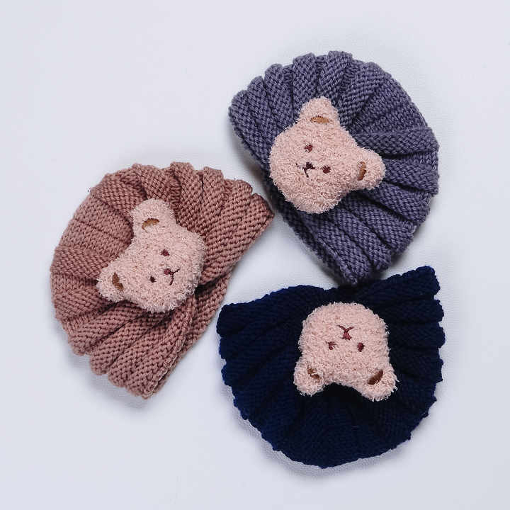 Knotted baby hats for little girls