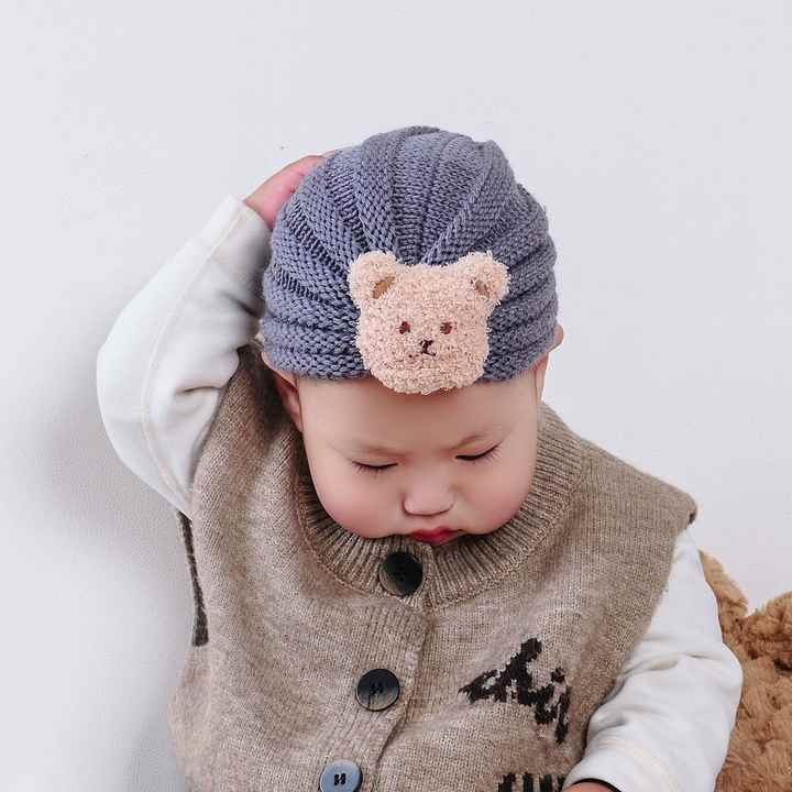 Knotted baby hats for little girls