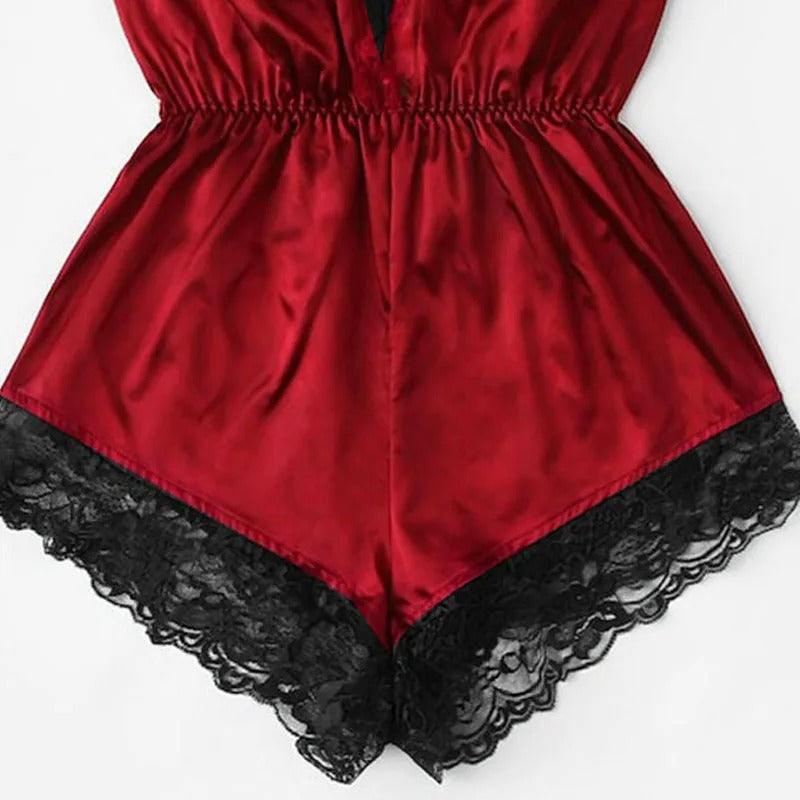 ملابس داخلية مثيرة