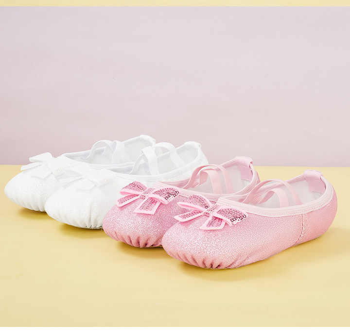 flat ballet slippers