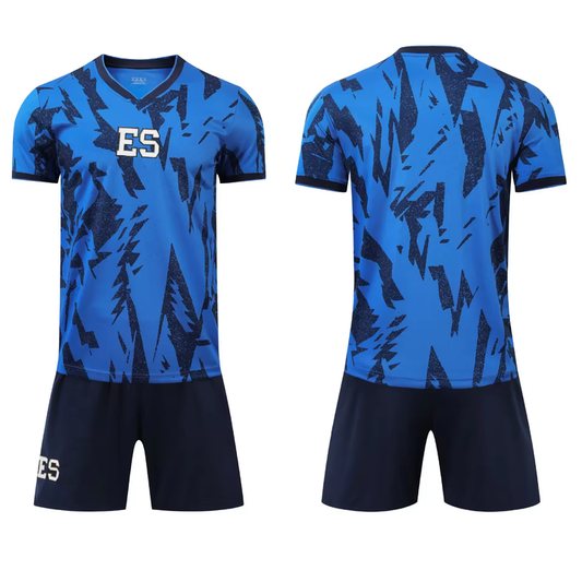 بدلة كرة قدم جديدة