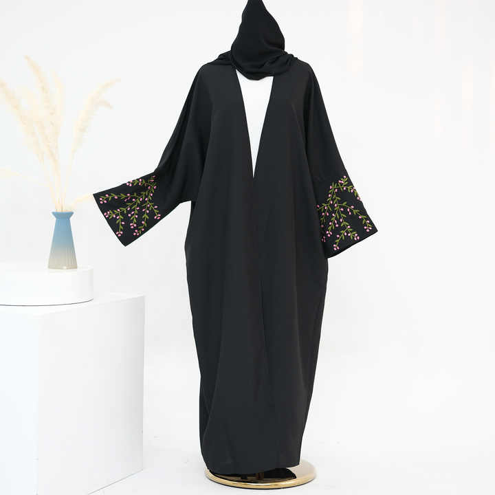 عبايات نسائيه ملونه