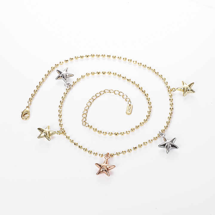 قلادة على شكل نجمة من الذهبGold Star Necklace