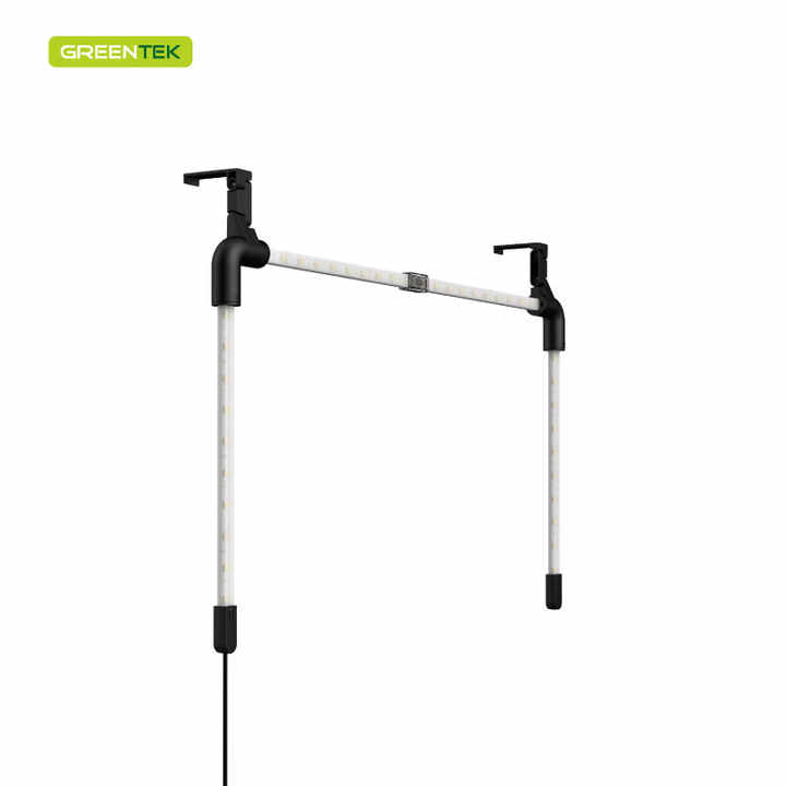 Synchronized gaming light screen