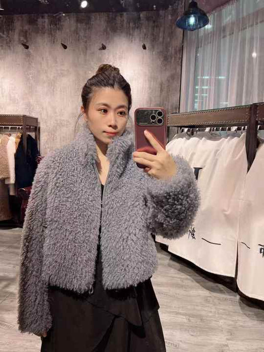 جاكيتات نسائية قصيره