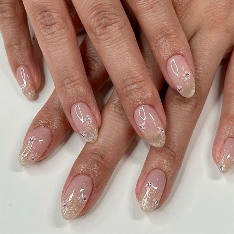 Short square fingernails