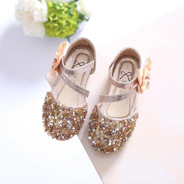 Fashionable girls flat shoes