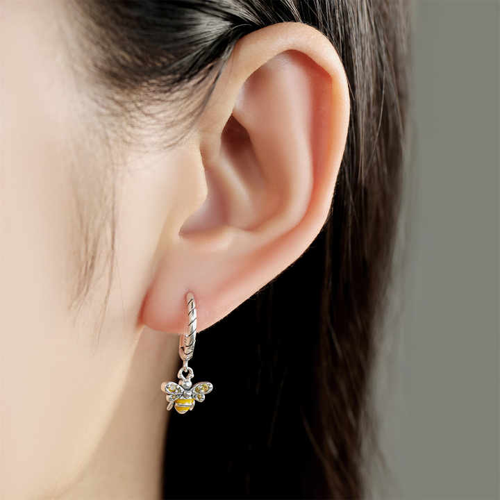 Elegant dangling earrings