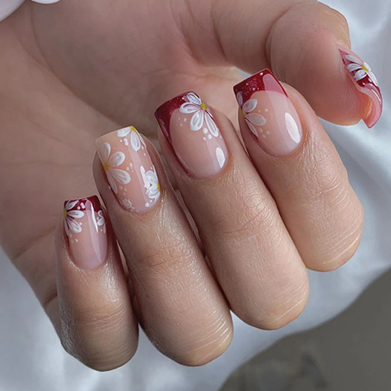 Short square fingernails