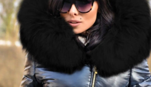 جاكتات نسائية بغطاء للرأس