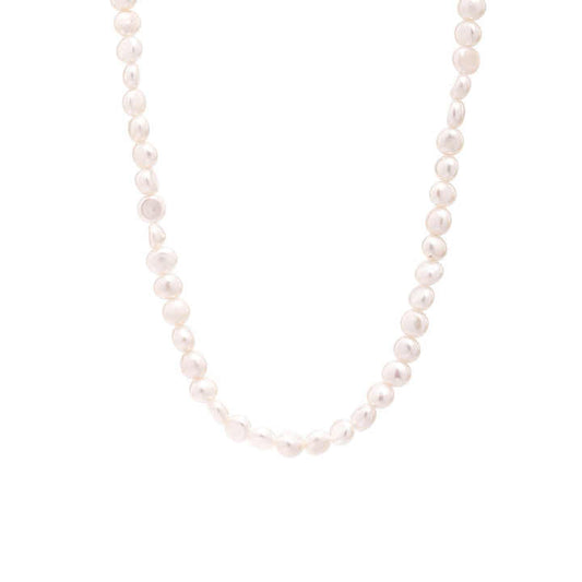 قلادة من اللؤلؤ