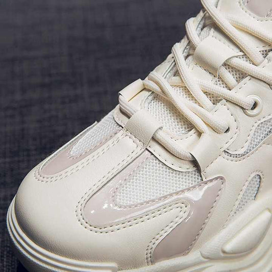 حذاء رياضي نسائي مسطح