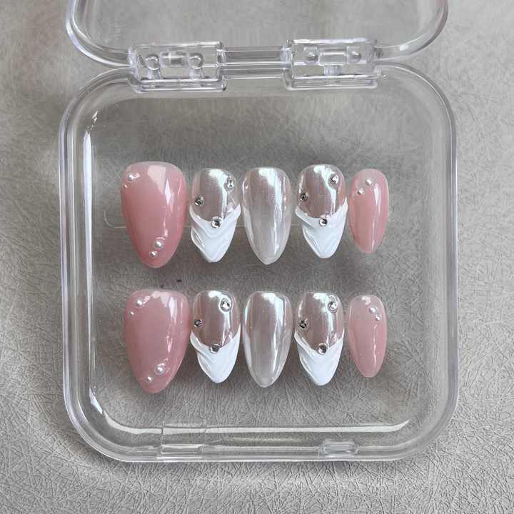 Made Acrylic -الأكريليك