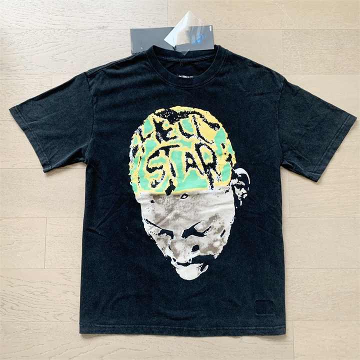 High quality men's T-shirt.