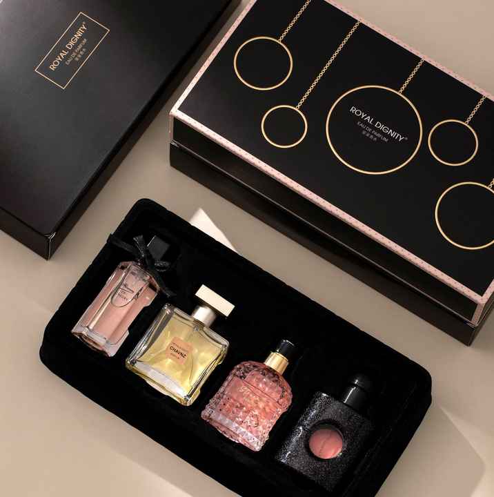 طقم عطور للنساء - نسائي