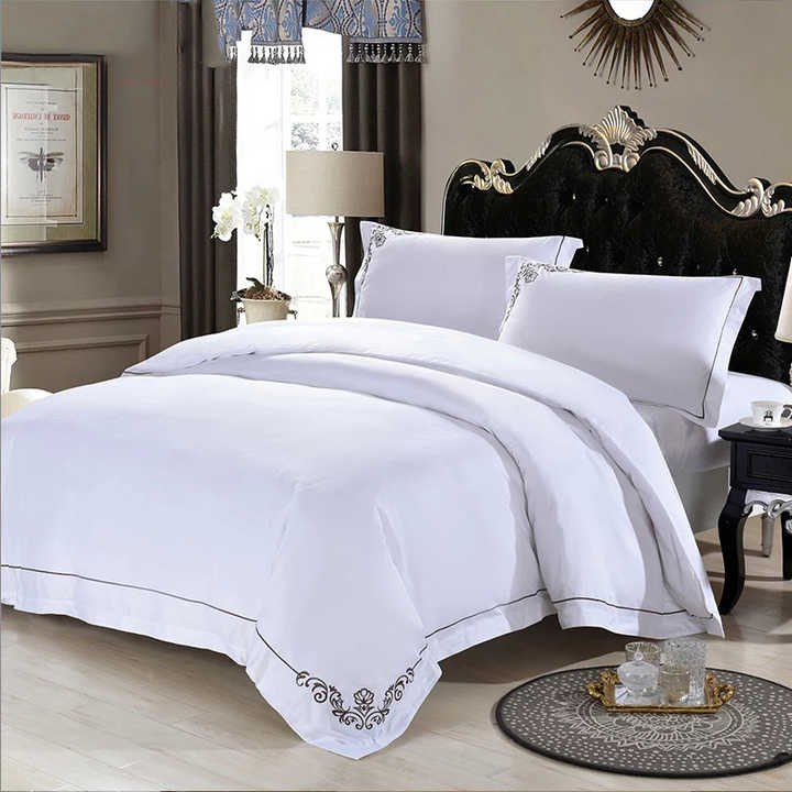 Wholesale luxury 5 star hotel embroidered bed linen in duvet cover sets