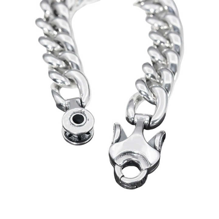 Best selling trendy versatile cherry blossom bracelet.