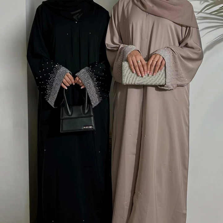 عبايات ملونة نسائيه