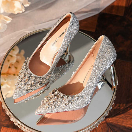 كعب مكتب نسائي بكعب عالٍ