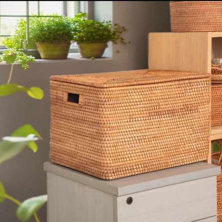 Natural handicrafts, rectangular, large capacity.