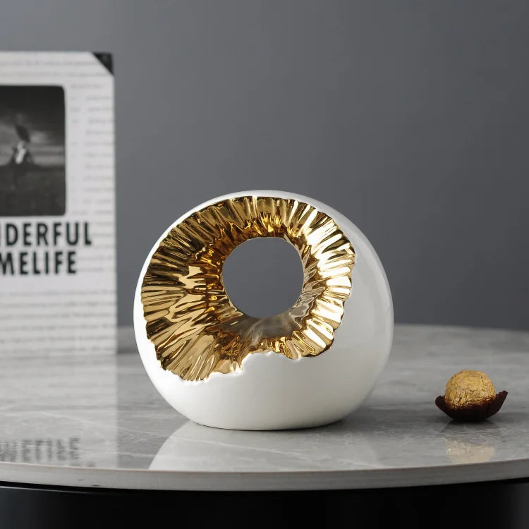 Circular ceramic decoration-