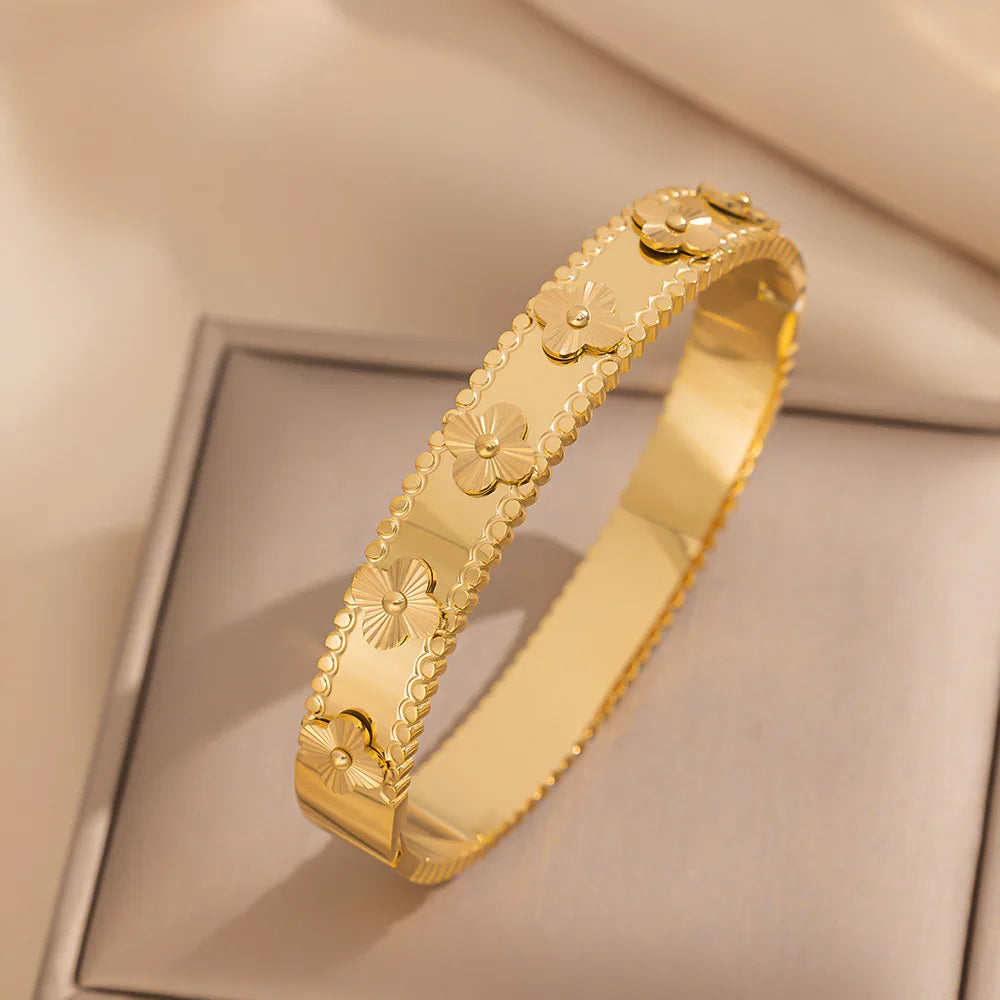 اسوار نسائي , Women's bracelet