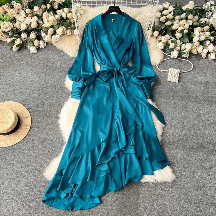 فستان نسائي طويل أنيق