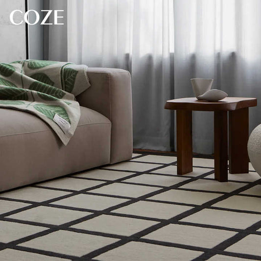 سجادة غرفة معيشة فرنسية بسيطة مصنوعة . Simple French living room rug made