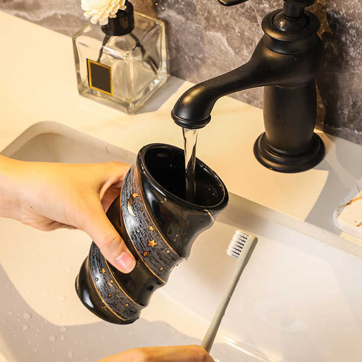 toothbrush cups أكواب فرشاة أسنان