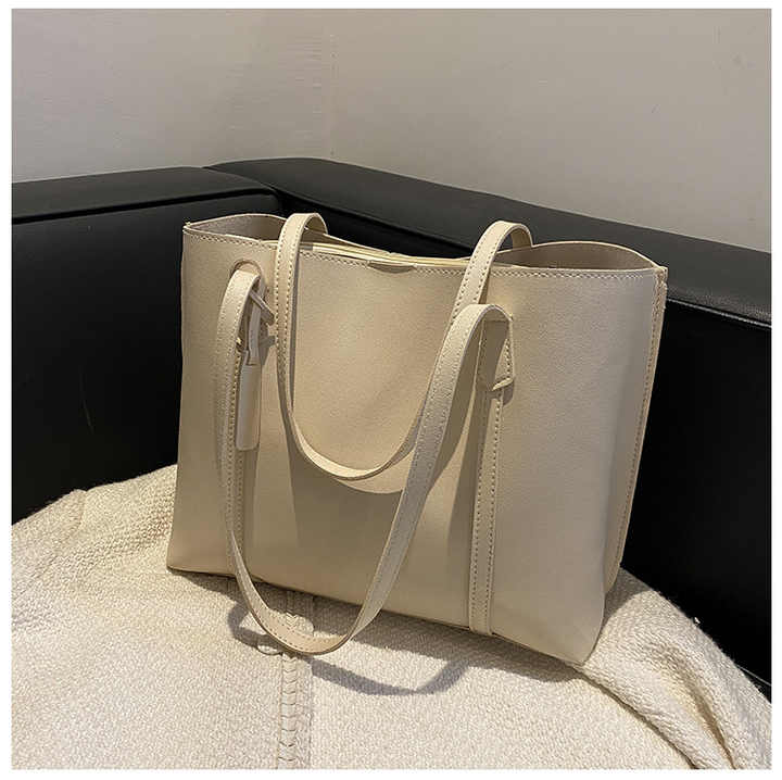 حقيبه نسائيه واسعه من الجلد