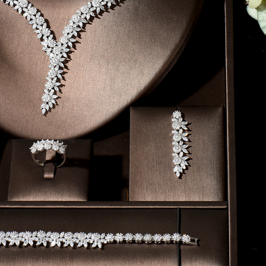 طقم قلادة necklace set