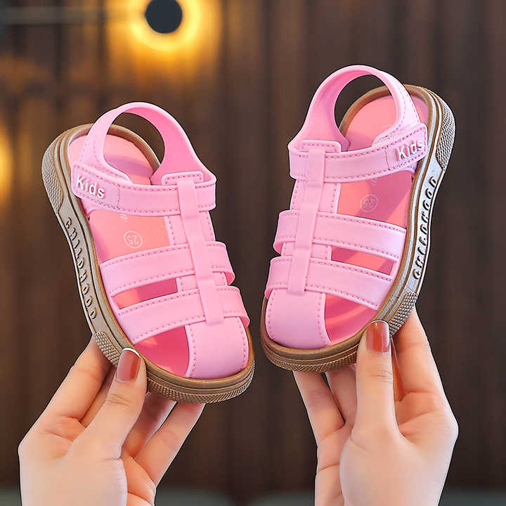 Girls' lightweight sandals