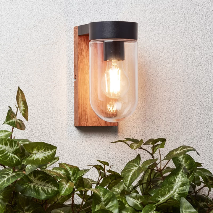Wall lamp with borders