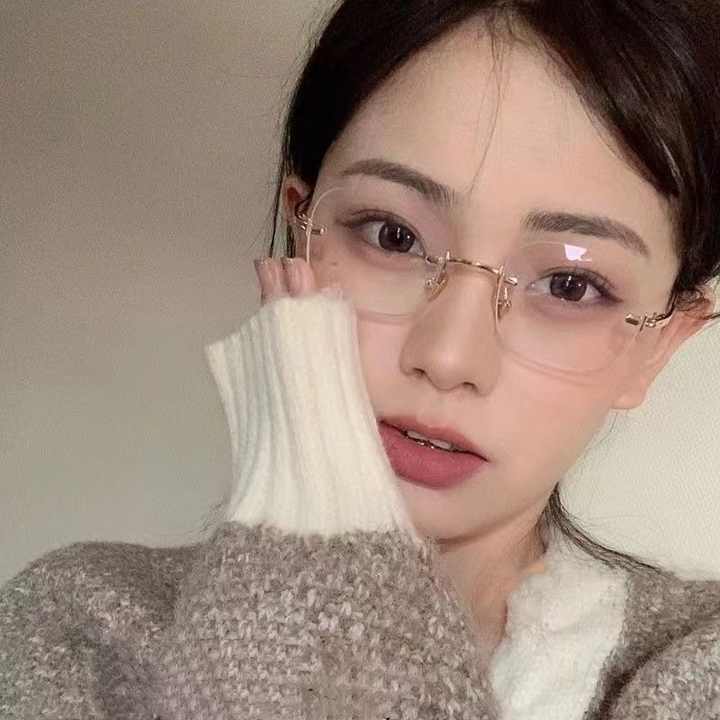 نظارات طبيه نسائيه