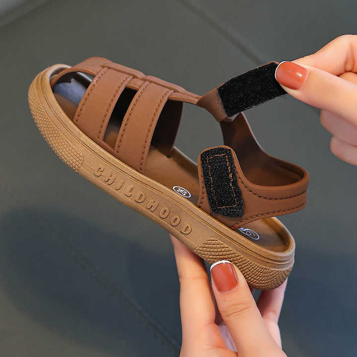 Girls' lightweight sandals