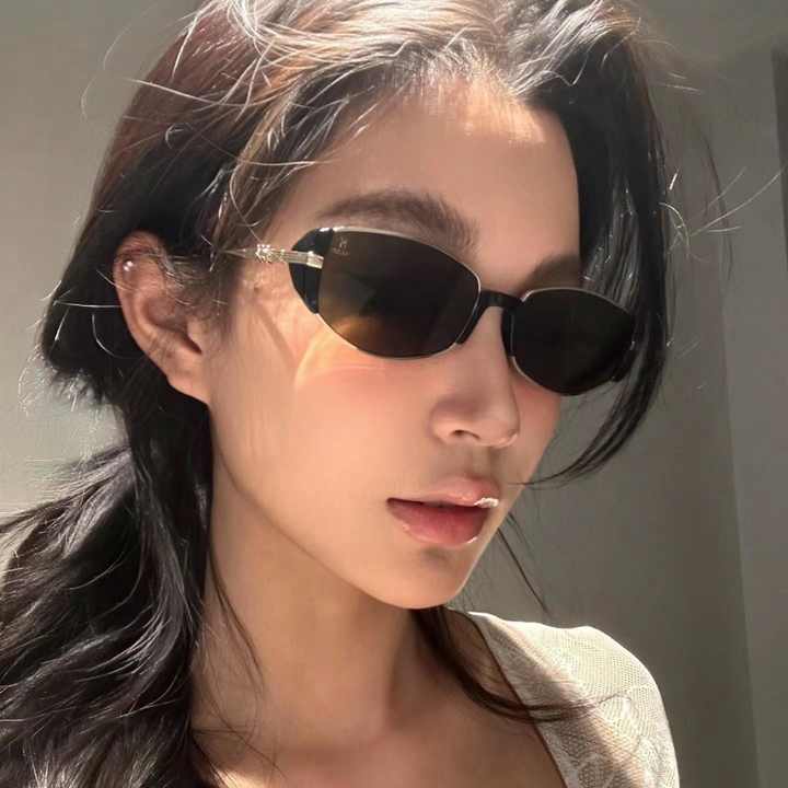 نظارات شمسيه نسائيه