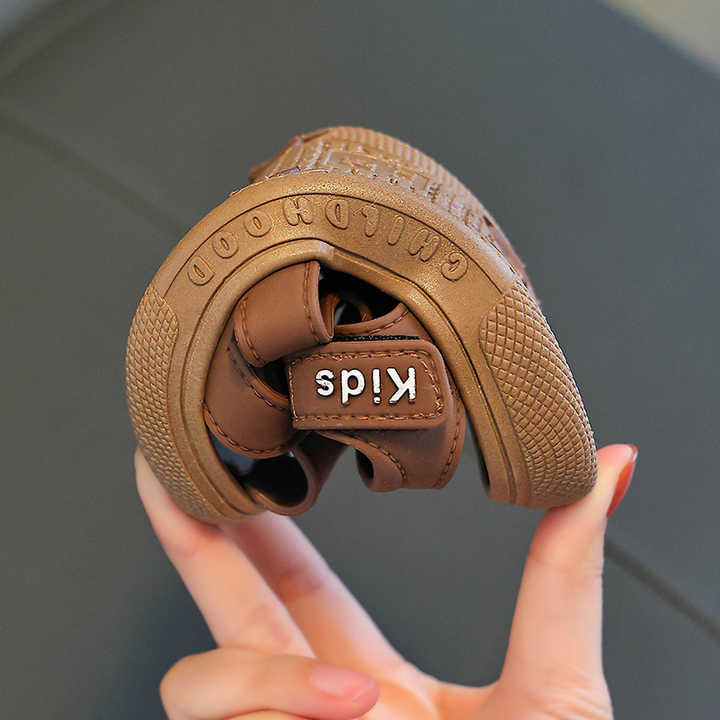 Girls' lightweight sandals