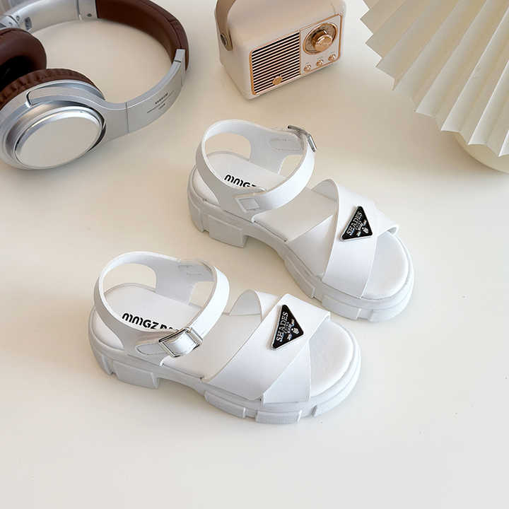 Soft girls' sandals