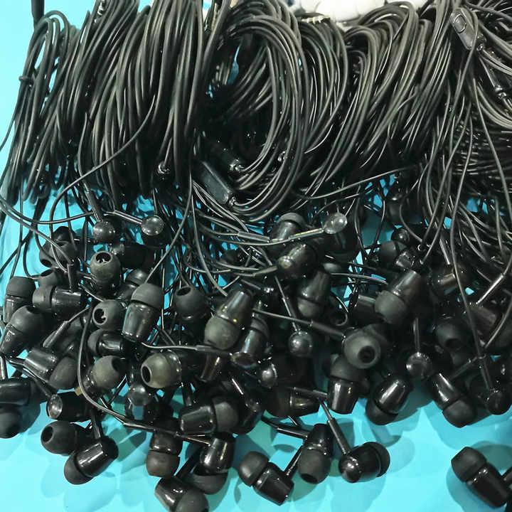 headphones . سماعات