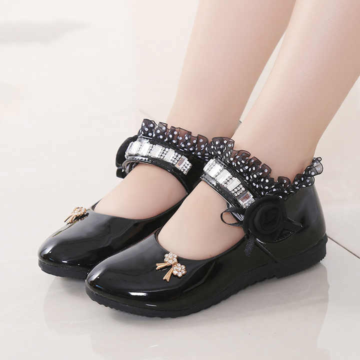Stylish girls' flat shoes