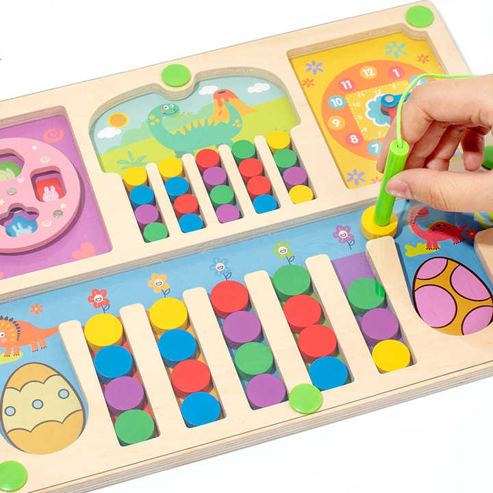 خشبية ثلاثة في واحد تصنيف الألوان الاقتران القلم . Wooden three-in-one color classification pairing pen