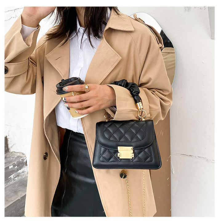 حقائب يد نسائية من الجلد الصناعي