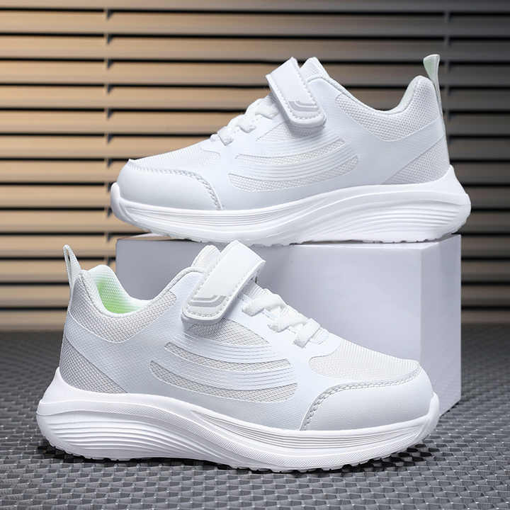 أحذية رياضية جديدة عالية الجودة . New high quality sneakers