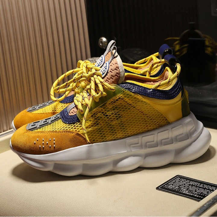 Men's quality sports shoes