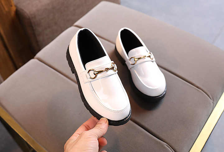girls flat shoes