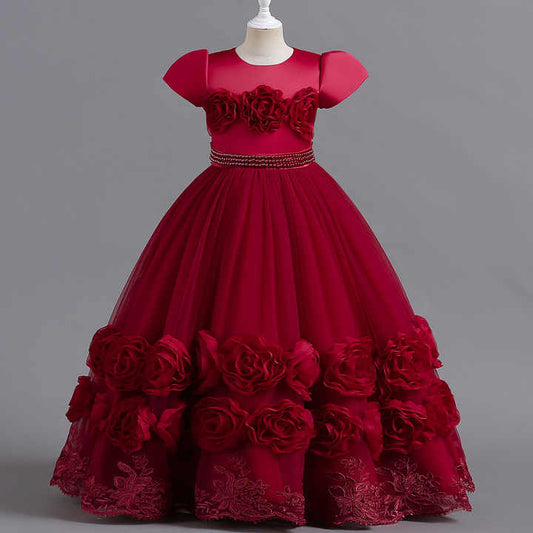 فساتين فاخرة لوصيفة