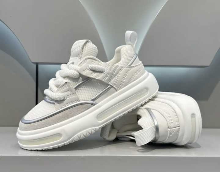 Comfortable men's summer shoes