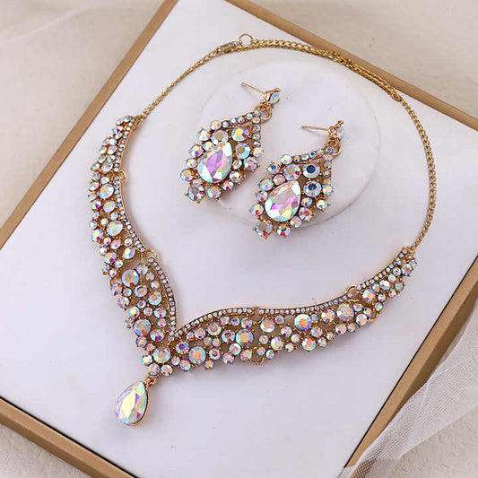 مجموعة مجوهرات و طقم