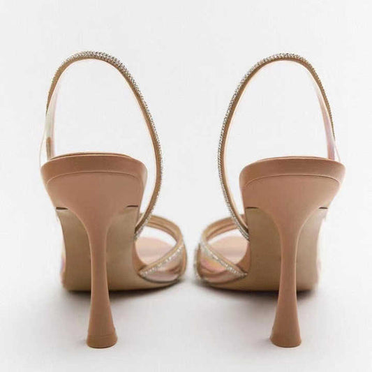 أحذية مصممة بأحجار الراين اللامعة